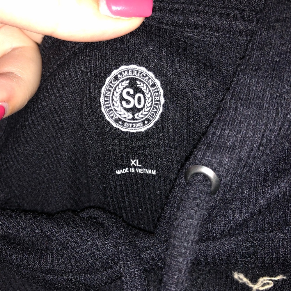 Tops - Picture 4 of 8